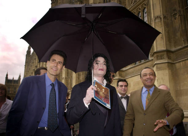 Israeli Illusionist & Hypnotist Uri Geller & Paedophile Michael Jackson