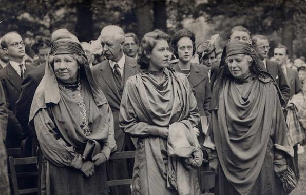 Christian Queen Elizabeth attends a ceremony druid ceremony 