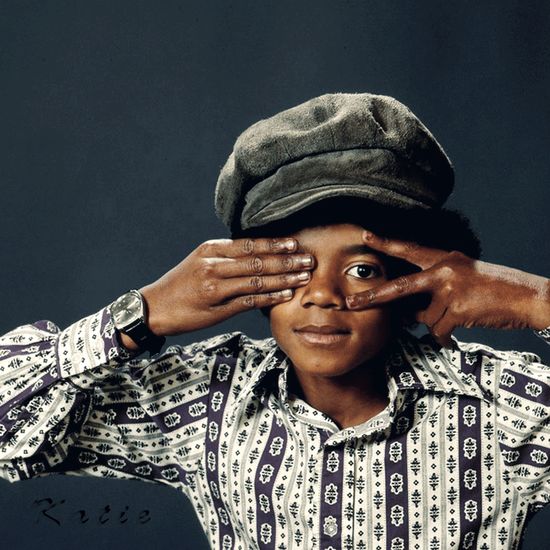 Paedophile Michael Jackson with the Freemason all seeing eye symbolism