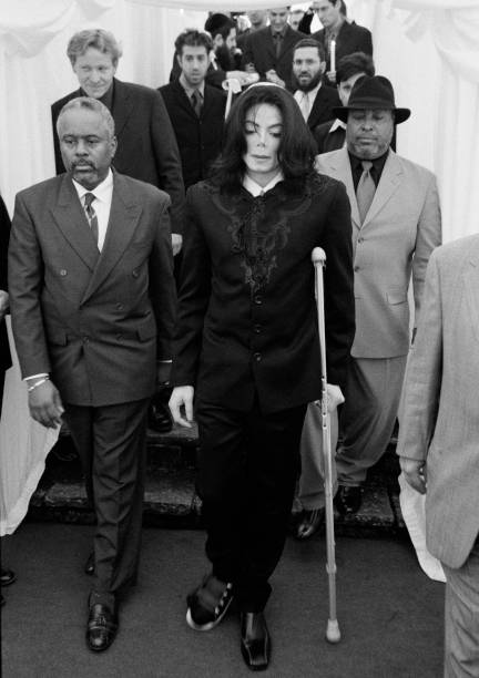 Paedophile Michael Jackson Wearing A Skullcap/Kippah